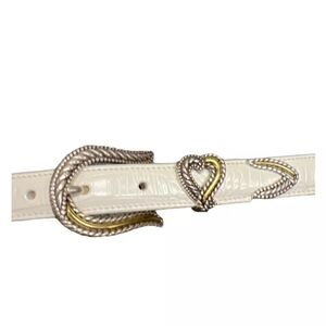 Brighton white crocodile pattern leather belt. Classic. Small.